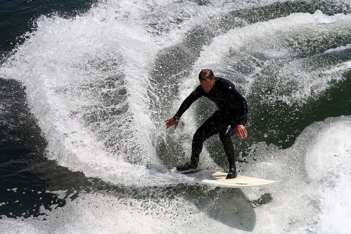 Un giro cerrado con shortboard: la tabla pensada para surfear la parte más crítica de la ola.
